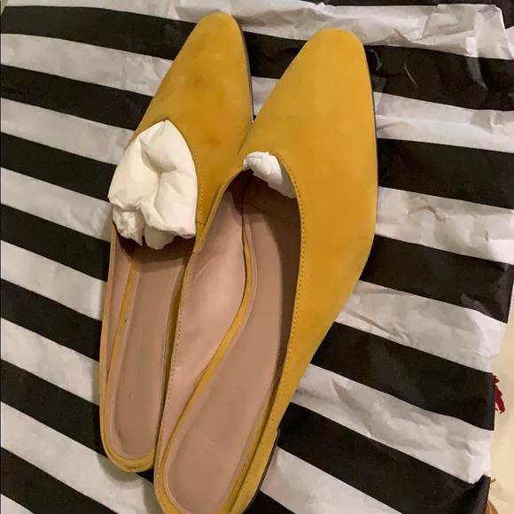 Banana Republic Suede Flats - Picture 5 of 5